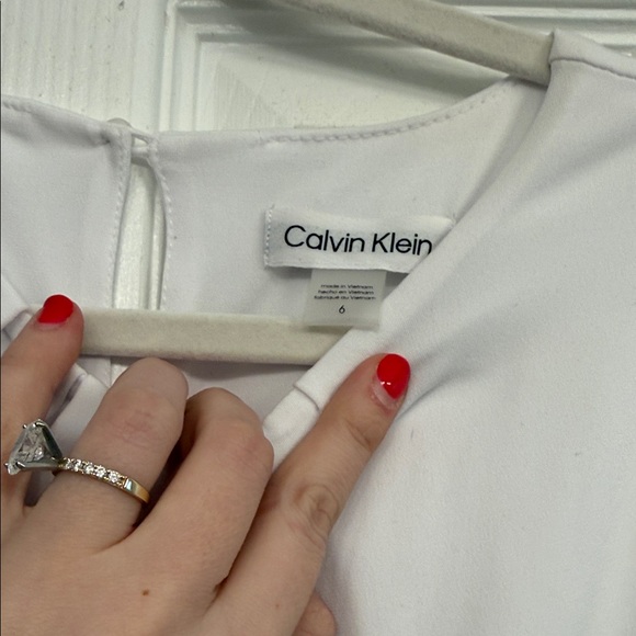 Calvin Klein Classic White Sleeveless Blouse - Picture 2 of 2